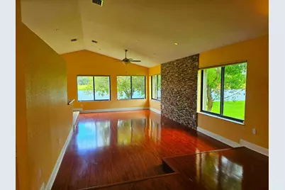 566 Village Lake Drive, Weston, FL 33326 - Photo 7