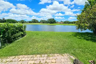 566 Village Lake Dr, Weston, FL 33326 - Photo 11