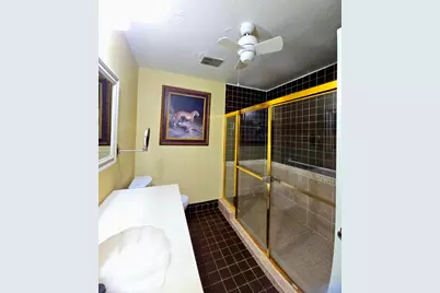 566 Village Lake Drive, Weston, FL 33326 - Photo 19