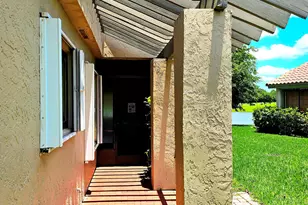 566 Village Lake Dr, Weston, FL 33326 - Photo 3