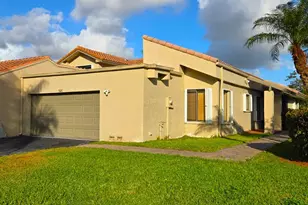 566 Village Lake Dr, Weston, FL 33326 - Photo 29