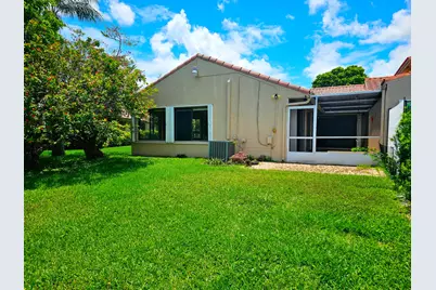 566 Village Lake Drive, Weston, FL 33326 - Photo 23
