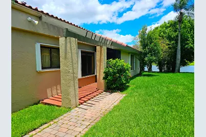566 Village Lake Drive, Weston, FL 33326 - Photo 31