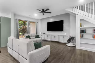 357 River Bluff Ln, Royal Palm Beach, FL 33411 - Photo 9