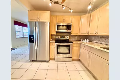 4032 Newcastle B, Boca Raton, FL 33434 - Photo 3