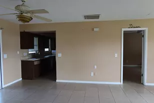 601 SE Polynesian Ave, Port Saint Lucie, FL 34983 - Photo 11
