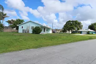 601 SE Polynesian Ave, Port Saint Lucie, FL 34983 - Photo 3