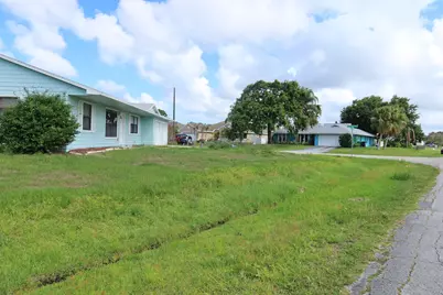601 SE Polynesian Avenue, Port Saint Lucie, FL 34983 - Photo 5