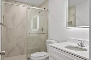 1450 W 37th St, Hialeah, FL 33012 - Photo 47