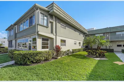 646 Flanders N, Delray Beach, FL 33484 - Photo 3