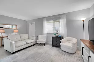 646 Flanders N, Delray Beach, FL 33484 - Photo 7