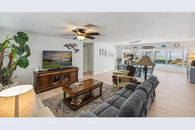 2066 SE 5th Ct Court SE, Vero Beach, FL 32962 - Photo 3