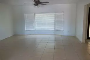 1421 NW 114th Ave, Pembroke Pines, FL 33026 - Photo 5