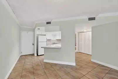 8373 Lake Drive #101, Doral, FL 33166 - Photo 5