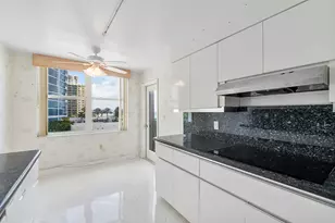 2751 S Ocean Dr, Hollywood, FL 33019 - Photo 9