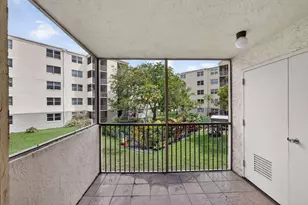 8353 Lake Dr, Doral, FL 33166 - Photo 5