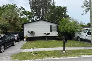 10548 W Sandalfoot Blvd, Boca Raton, FL 33428 - Photo 7