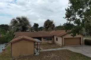 1013 9th St, Okeechobee, FL 34974 - Photo 5