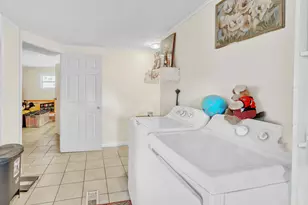 32 Lisa Ln, Greenacres, FL 33463 - Photo 9