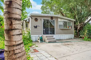 32 Lisa Ln, Greenacres, FL 33463 - Photo 5