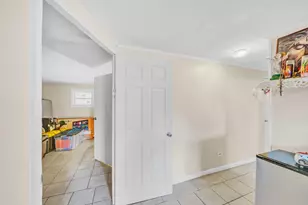32 Lisa Ln, Greenacres, FL 33463 - Photo 17