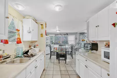 32 Lisa Lane, Greenacres, FL 33463 - Photo 11