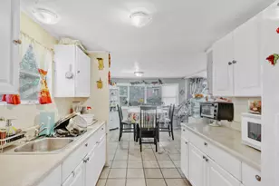 32 Lisa Ln, Greenacres, FL 33463 - Photo 11