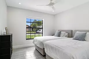 10131 Camelback Ln, Boca Raton, FL 33498 - Photo 11