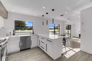 10131 Camelback Ln, Boca Raton, FL 33498 - Photo 9