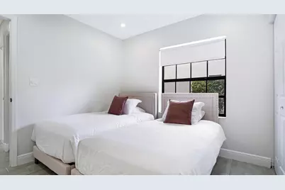 10131 Camelback Lane, Boca Raton, FL 33498 - Photo 13