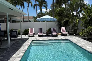 2527 SW 12th St, Boynton Beach, FL 33426 - Photo 1
