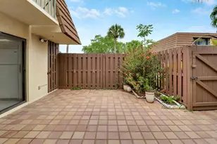 825 Center St, Jupiter, FL 33458 - Photo 9