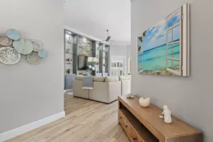 102 Euphrates Cir, Palm Beach Gardens, FL 33410 - Photo 5