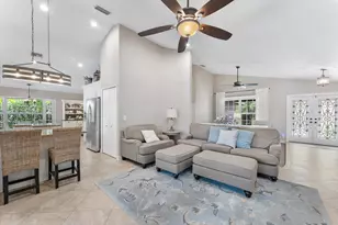 11911 Classic Dr, Coral Springs, FL 33071 - Photo 7