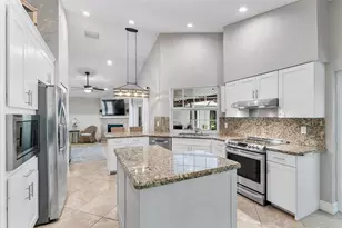 11911 Classic Dr, Coral Springs, FL 33071 - Photo 15