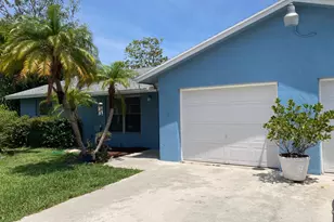 9627 SE Crest Ct, Hobe Sound, FL 33455 - Photo 1