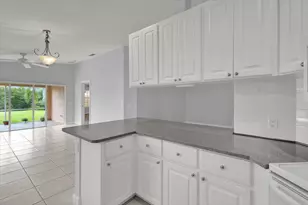 10882 SW Dardanelle Dr, Port Saint Lucie, FL 34987 - Photo 9