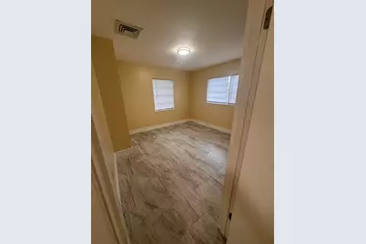 334 Johnston Street, Fort Pierce, FL 34982 - Photo 9