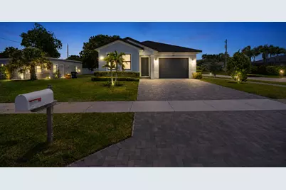 601 SW 3rd Street, Delray Beach, FL 33444 - Photo 1