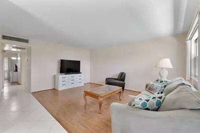 9 Valencia Trail, Delray Beach, FL 33446 - Photo 7