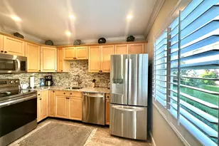 18 Colonial Club Dr, Boynton Beach, FL 33435 - Photo 3