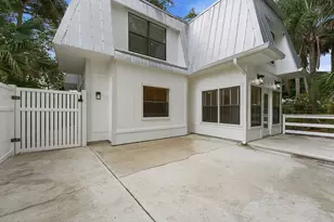576 SW Rustic Cir, Stuart, FL 34997 - Photo 3