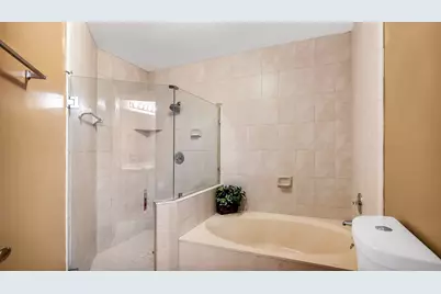 9720 SW 12th Street, Pembroke Pines, FL 33025 - Photo 13