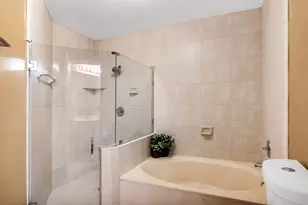 9720 SW 12th St, Pembroke Pines, FL 33025 - Photo 13