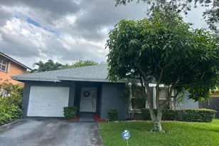 9720 SW 12th St, Pembroke Pines, FL 33025 - Photo 1