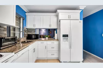9720 SW 12th Street, Pembroke Pines, FL 33025 - Photo 9