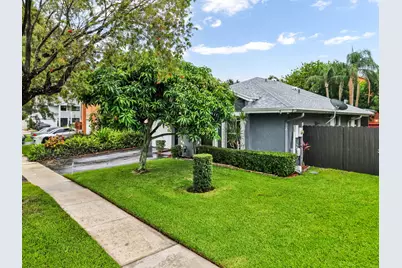 9720 SW 12th Street, Pembroke Pines, FL 33025 - Photo 1