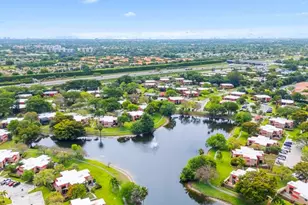 22910 Oxford Pl, Boca Raton, FL 33433 - Photo 27