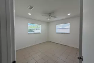 443 SE 13th Ct, Deerfield Beach, FL 33441 - Photo 9