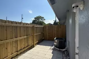 517 S F St, Lake Worth, FL 33460 - Photo 13
